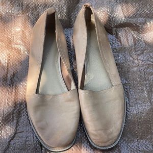 Reaction size 9.5 flats